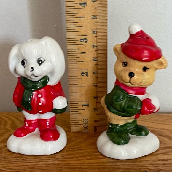 Vintage Holiday Salt and Pepper Shakers Anthropomorphic Animals with Snowballs - Picture 12 of 12